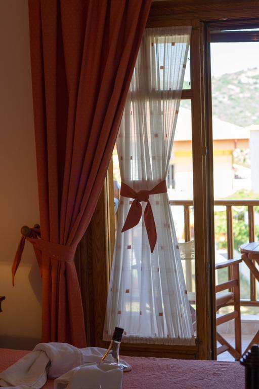 Hotel Ismini Amulianí Szoba fotó